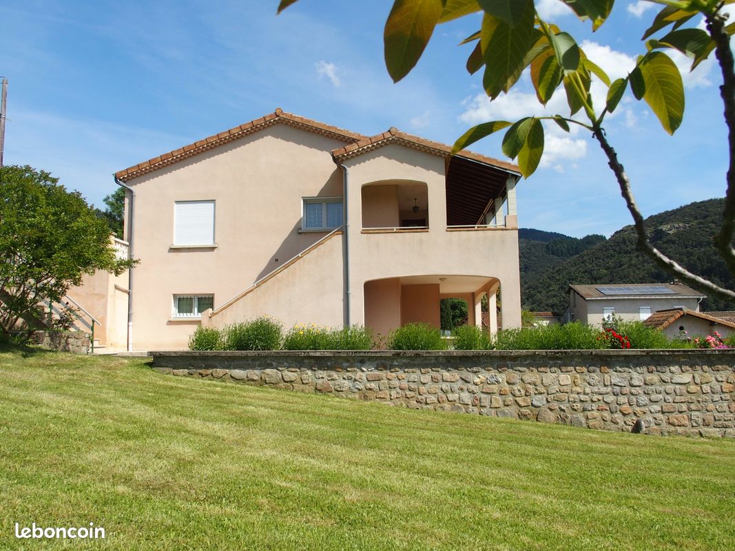 Maison 6 pièces 130 m² · à Lalevade-d'Ardèche · 130 m² · 273 000 €
