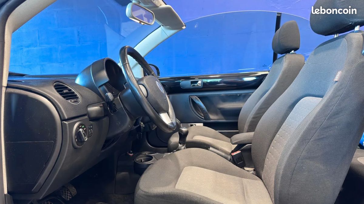 Volkswagen New Beetle Cabriolet 1.6 102ch - Distribution neuve - Rien à prévoir - Sièges chauffants - Climatisation - Radar de recul (image 10)