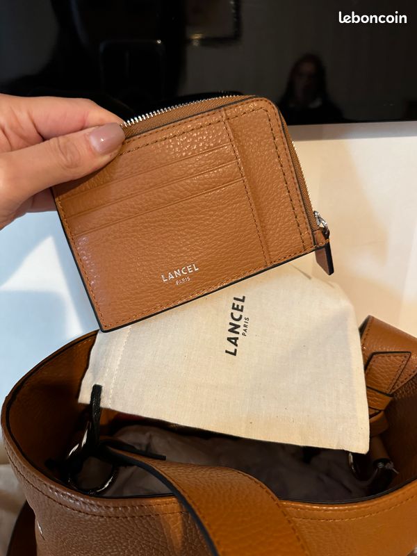 Superbe sac LANCEL, modèle Seau en taille S, (image 2)