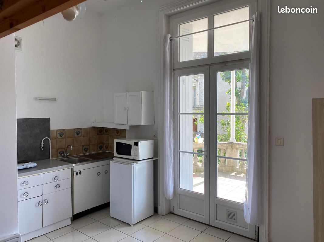Appartement 1 pièce 18 m² · à Angoulême · 18 m² · 385 €/mois