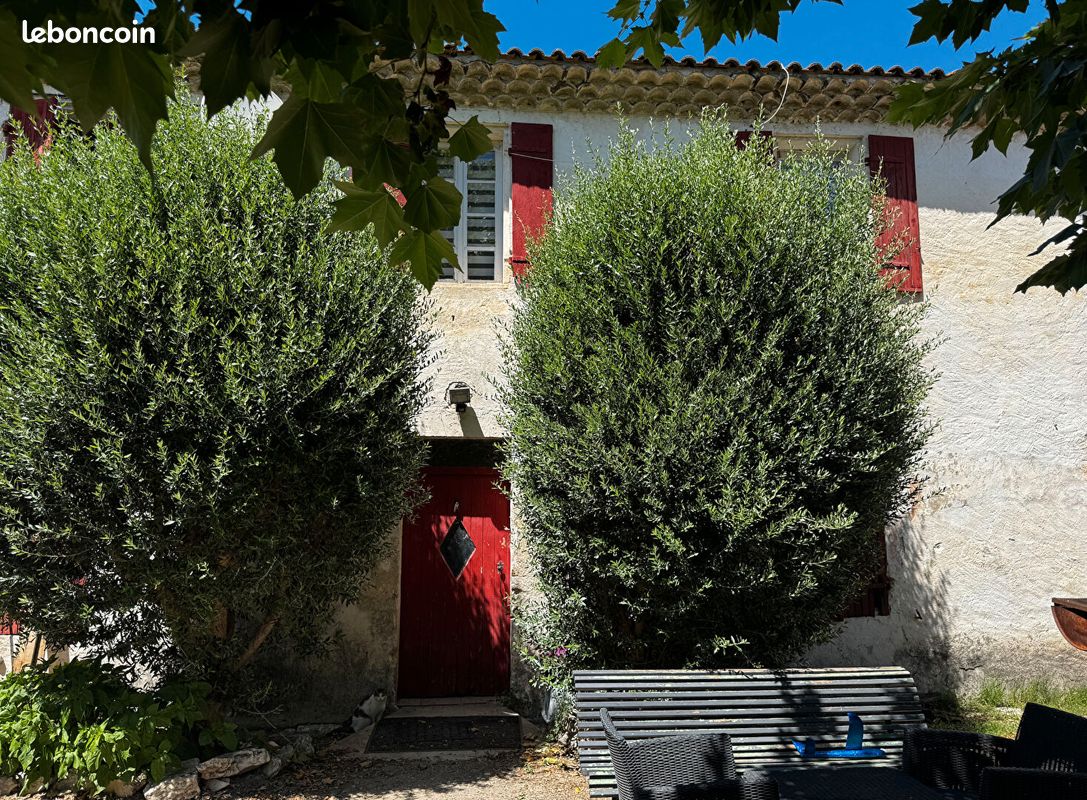 Maison 14 pièces 521 m² · à Vallabrègues · 521 m² · 544 000 €