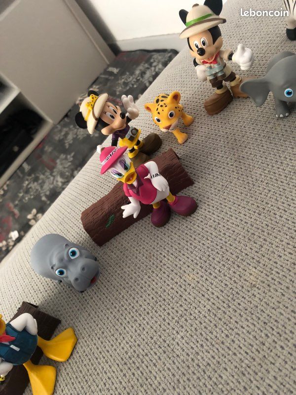 Lot figurines disney. Donald Mickey minnie (image 3)