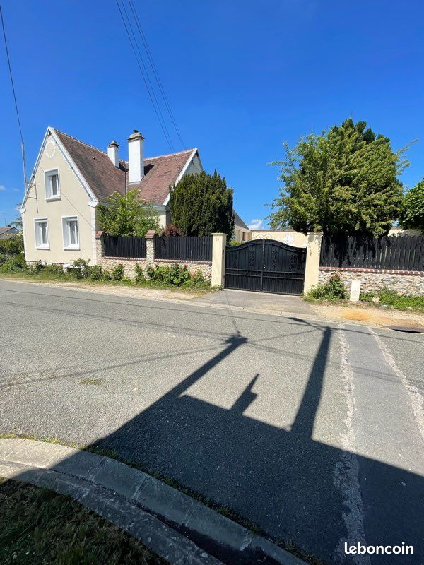 Maison 10 pièces 325 m² · à Tremblay-les-Villages · 325 m² · 430 000 €