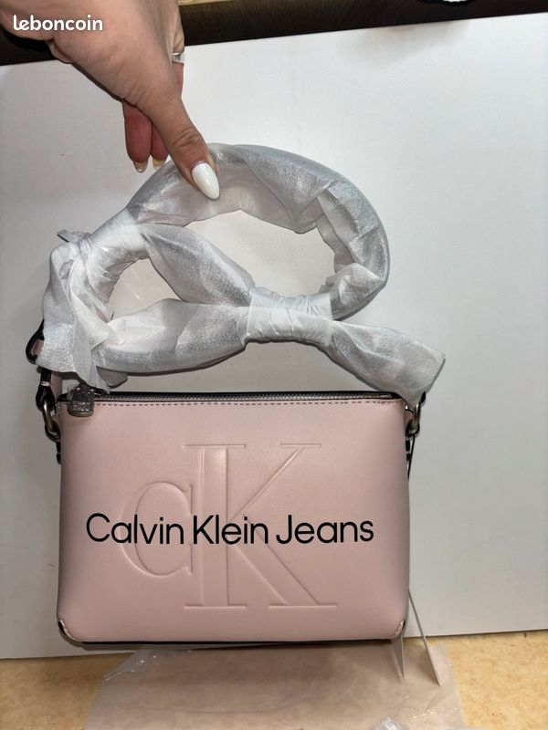 Sac Calvin Klein rose neuf (image 2)