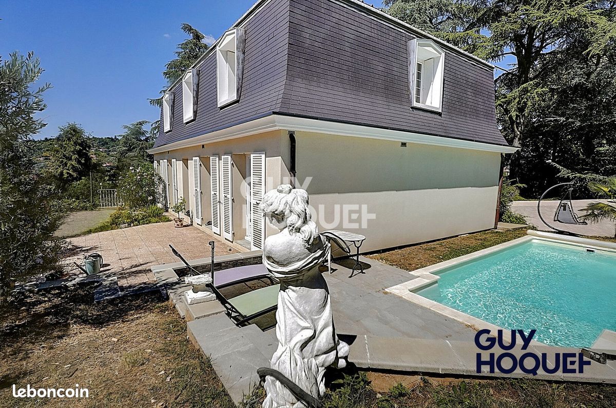 Maison 8 pièces 205 m² · à Rive-de-Gier · 205 m² · 420 000 €