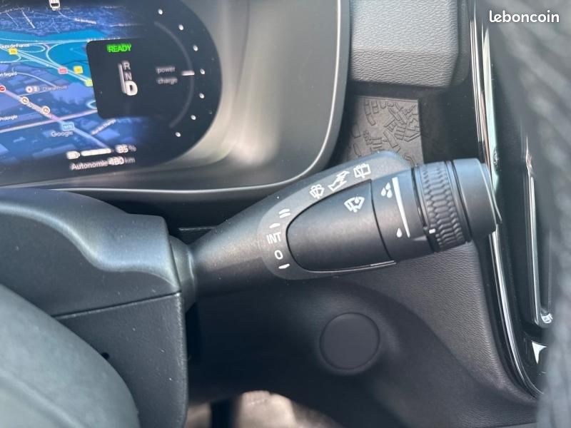 Volvo EX40 Single Extended Range 252ch Plus (image 18)