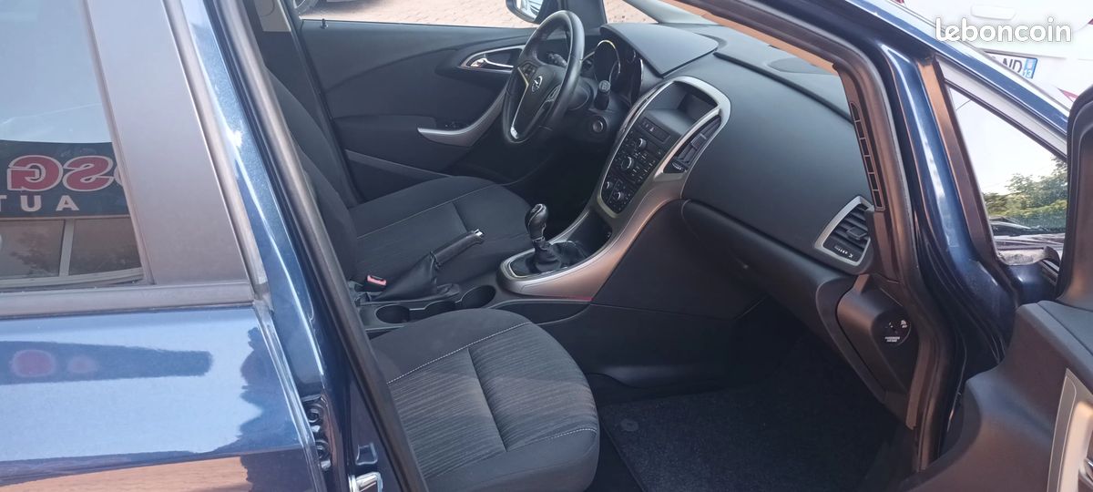 Opel astra 1.4 design edition 5 portes / parfait etat / garantie 6 mois (image 5)