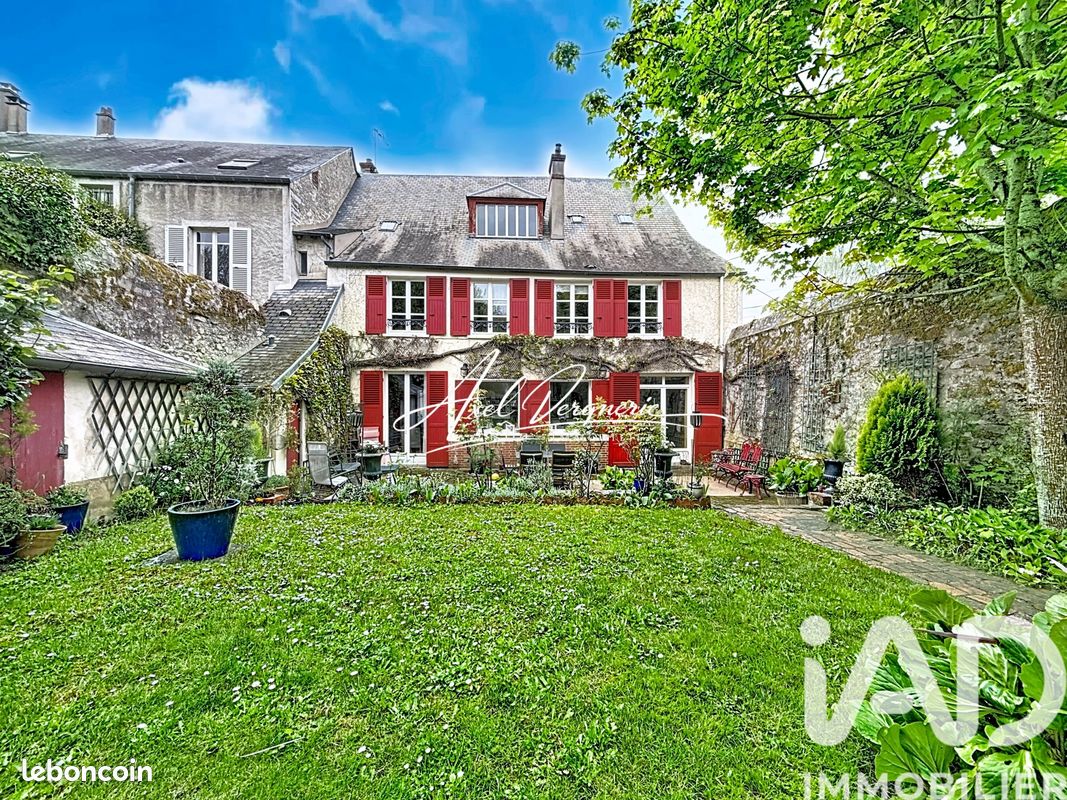 Maison 9 pièces 181 m² · à Étampes · 181 m² · 565 000 €