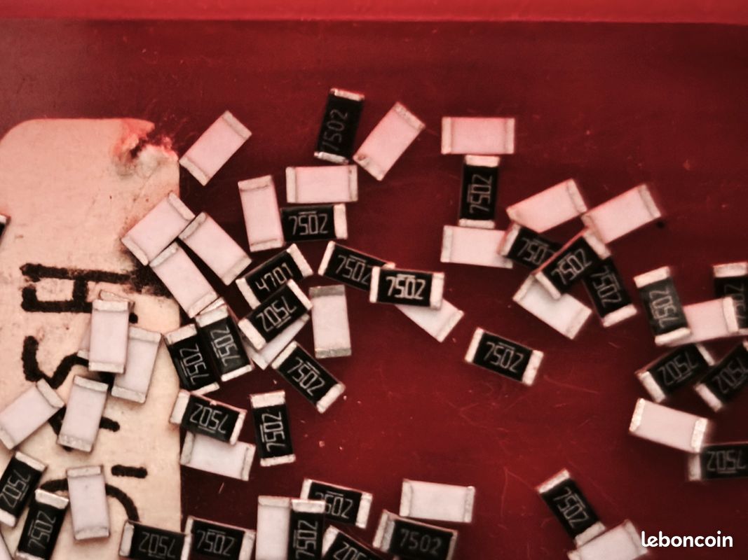 Lot composants électroniques CMS – résistances SMD, DIP-switches et trimmer (image 1)