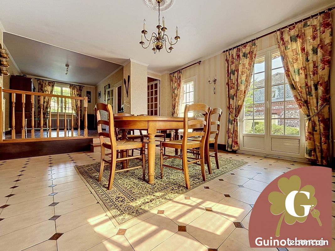 Maison 6 pièces 127 m² · à Lillebonne · 127 m² · 235 000 €
