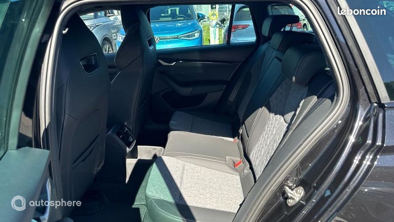 Skoda Octavia Combi 2.0 TDI SCR 150ch Sportline DSG7 (image 13)