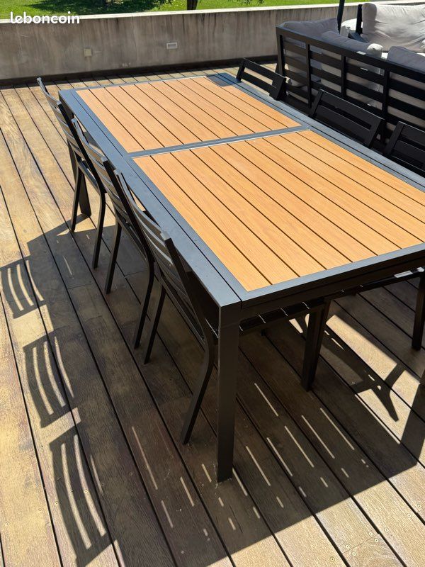 Table et chaises d’extérieur (image 2)