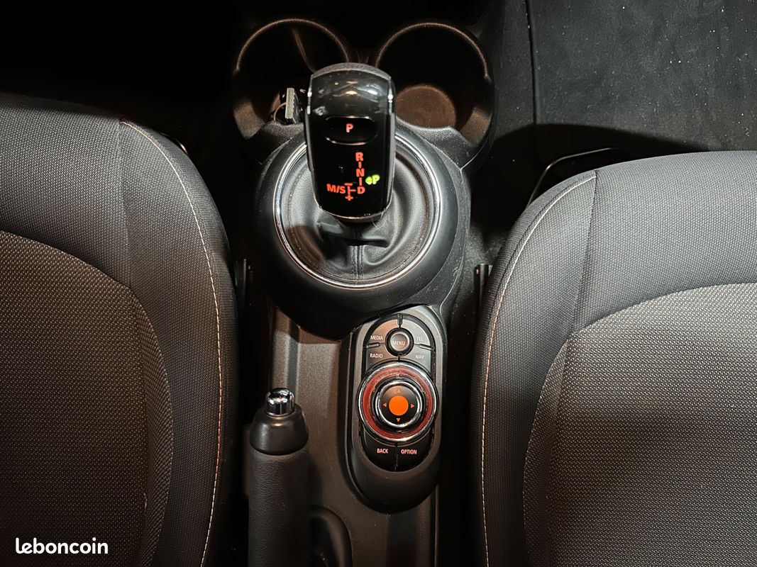 Mini Business 1.5 D 116ch - 2018 - Boîte auto-Climatisation (image 15)