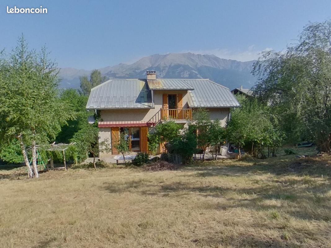 Maison 5 pièces 120 m² · à Enchastrayes · 120 m² · 378 000 €