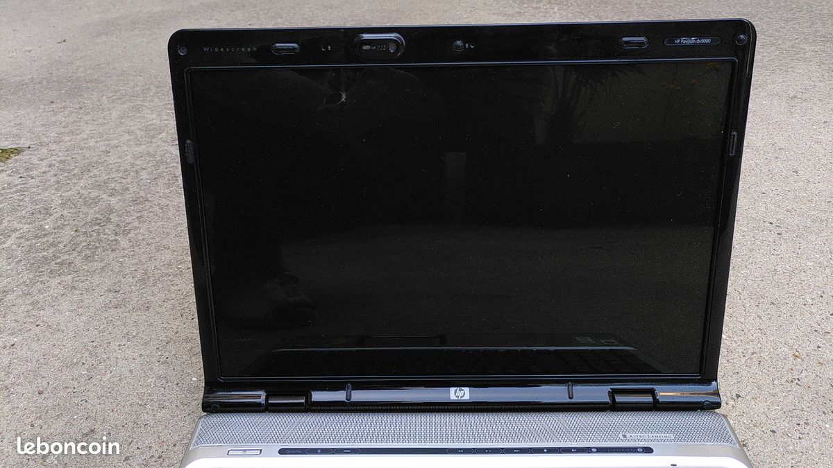 HP Pavilion DV9700 Ordinateur Portable 17" - Pour Pièces Détachées - Non Fonctionnel