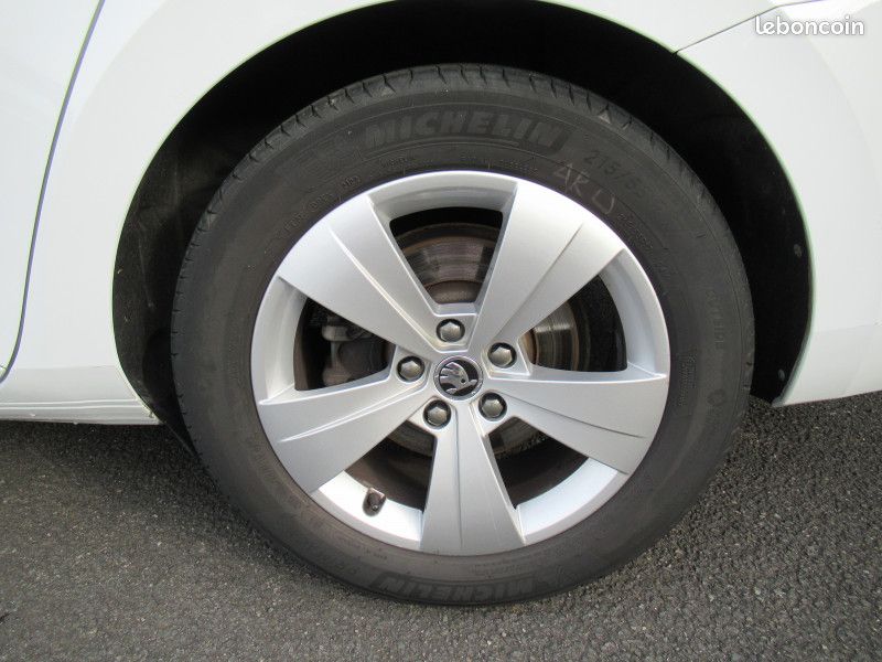 Skoda SUPERB COMBI 2.0 TDI 150CH SCR BUSINESS DSG7 (image 20)