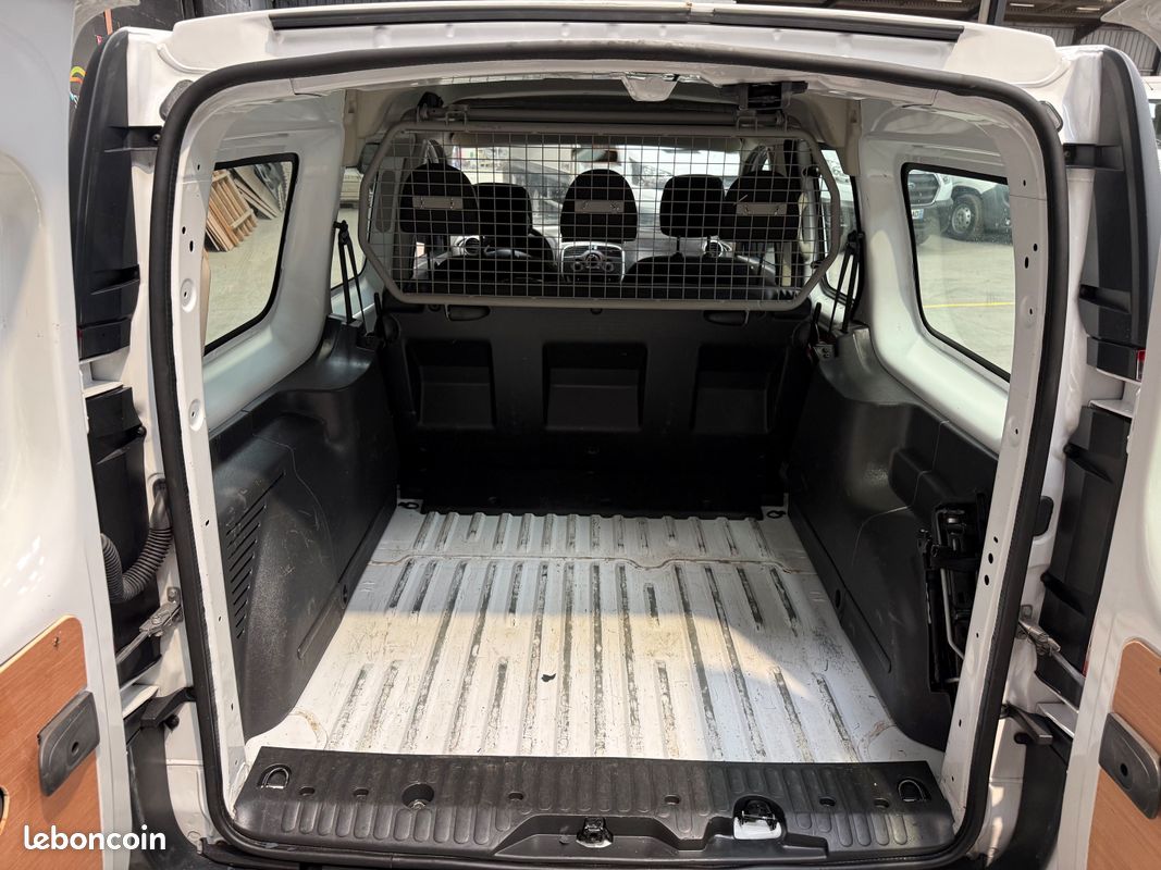 Kangoo 1.5 dci cabine approfondie 5 places 65.407 km D'ORIGINE 11.658 ht (13.990 ttc) (image 4)