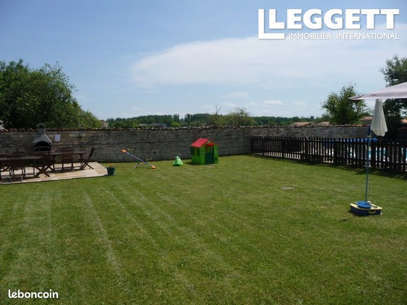 Maison 7 pièces 142 m² - Fouqueure 16140 (image principale 6)