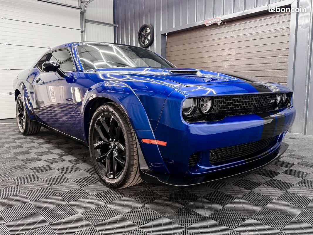 Dodge CHALLENGER Widebody Look V6 3.6 306 ch – CarPlay – Caméra – Cuir (image 1)