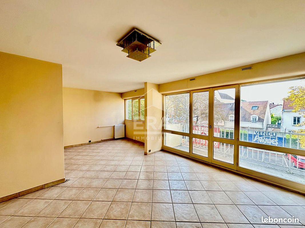 Appartement 4 pièces 79 m² · au Plessis-Bouchard · 79 m² · 212 000 €