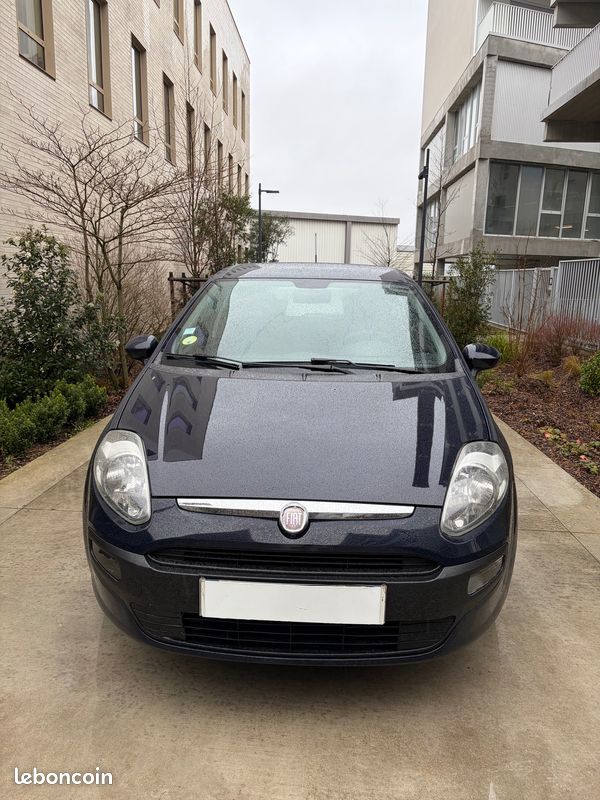 Fiat Punto EVO 1.4L FINITION DYNAMIC - 1ÈRE MAIN - ENTRETIEN À JOUR (image 3)
