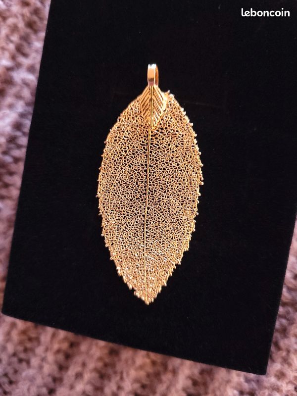 Pendentif Vintage Feuille En Or Fin 24k - Chaîne Dorée Relief - Occasion