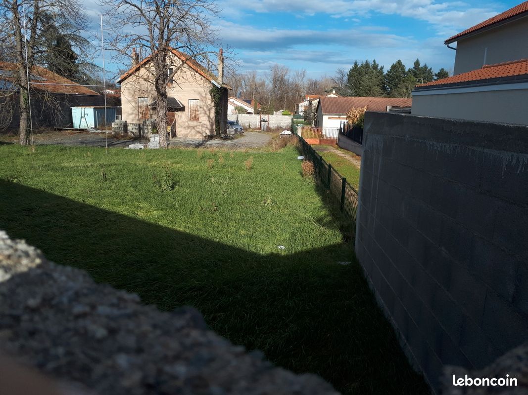 Terrain à bâtir · à Pont-du-Château · 170 000 €