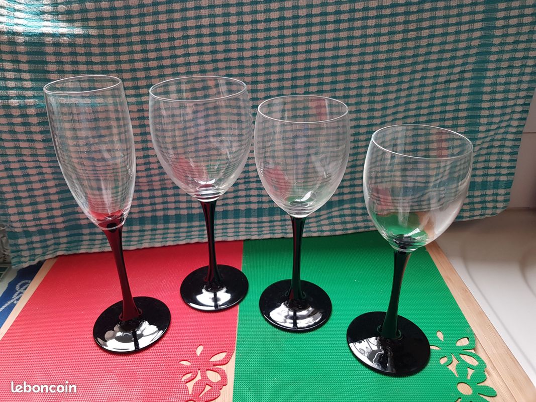 Verres à pied (service) (image 1)