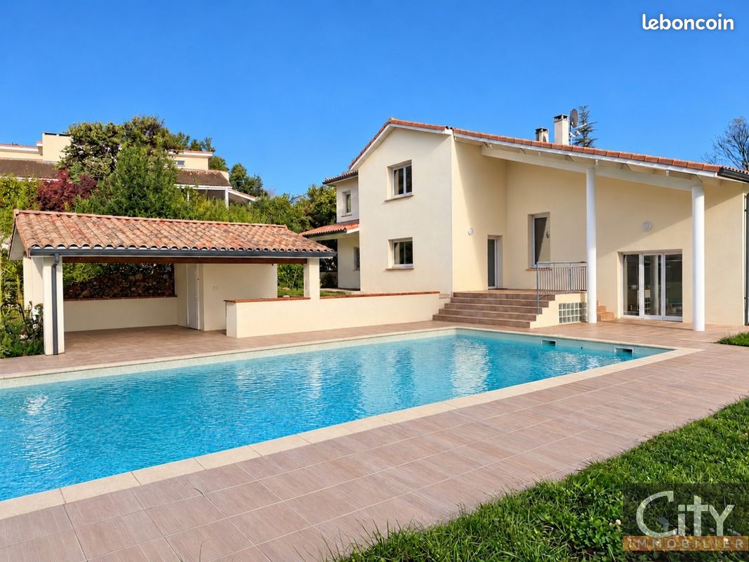 Maison 6 pièces 230 m² · à Aureville · 230 m² · 546 000 €