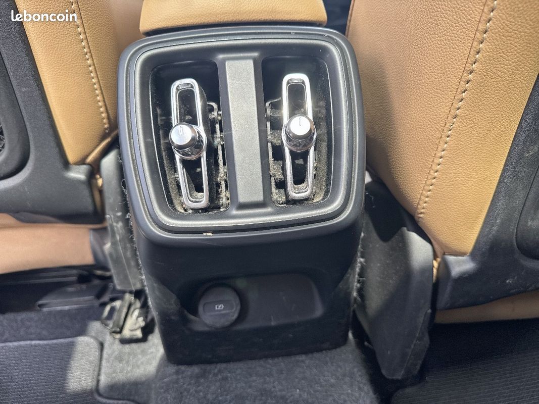 VOLVO XC40 T4 190 ch Geartronic 8 Inscription (image 19)