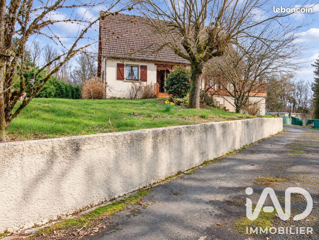 Maison 8 pièces 180 m² · à Sarran · 180 m² · 170 000 €