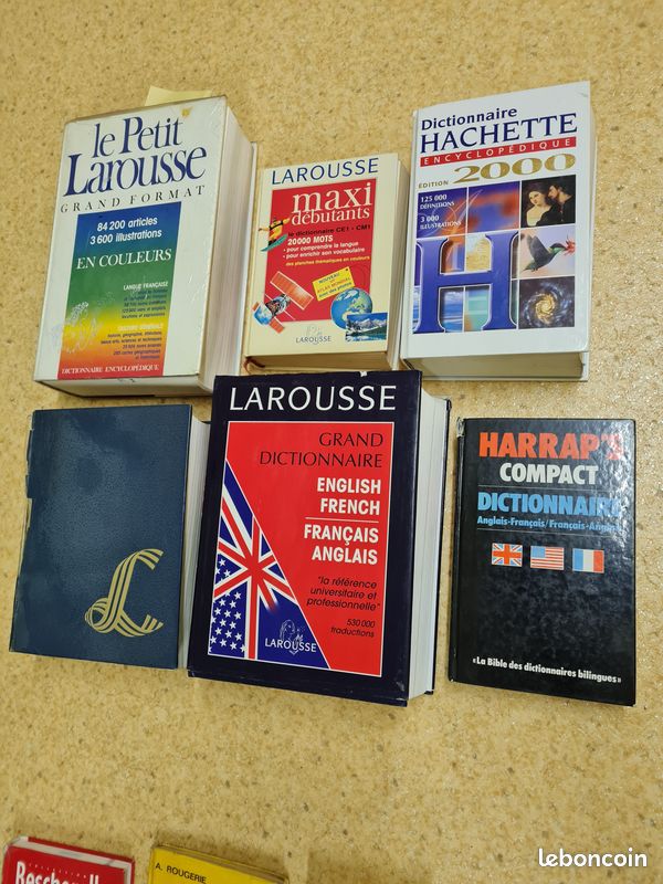 Livre et larousse (image 2)