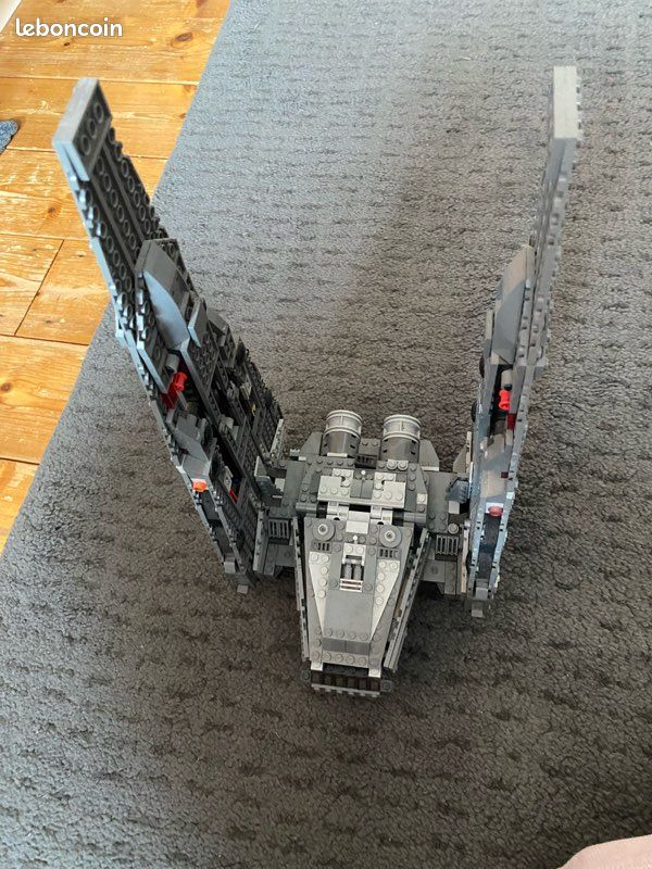 Lego vaisseau Kylo Ren 75104 Jeux Jouets