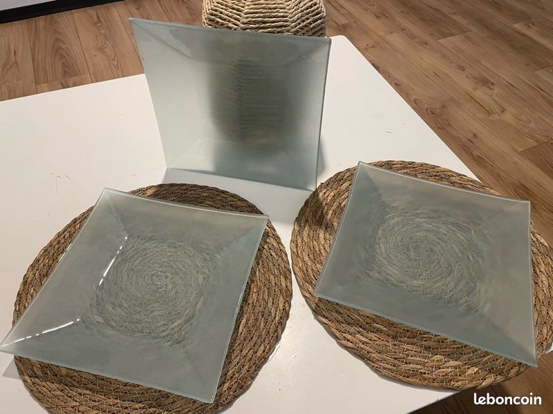 Lot de 3 grandes assiettes carrées (image 1)