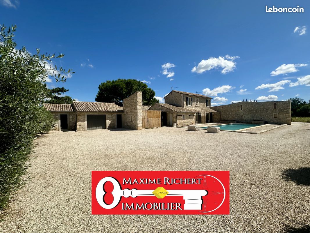 Maison 8 pièces 186 m² · à Saint-Martin-de-Crau · 186 m² · 728 000 €