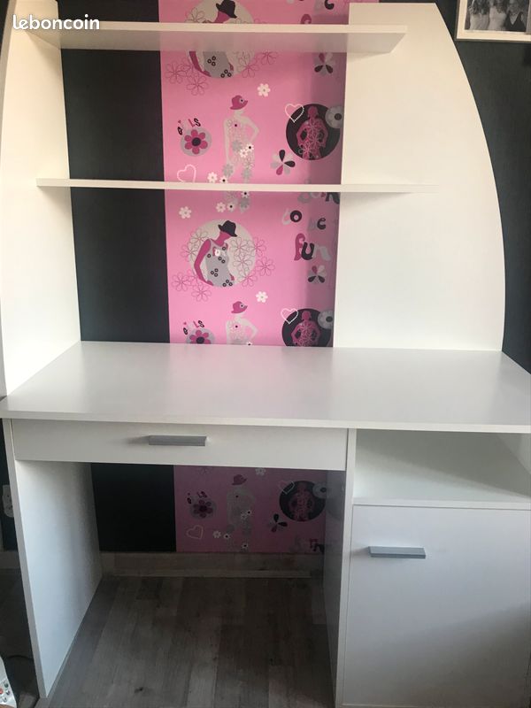 Bureau (image 1)