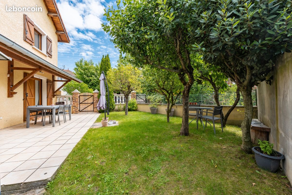 Maison 5 pièces 115 m² · à Villars-les-Dombes · 115 m² · 239 000 €