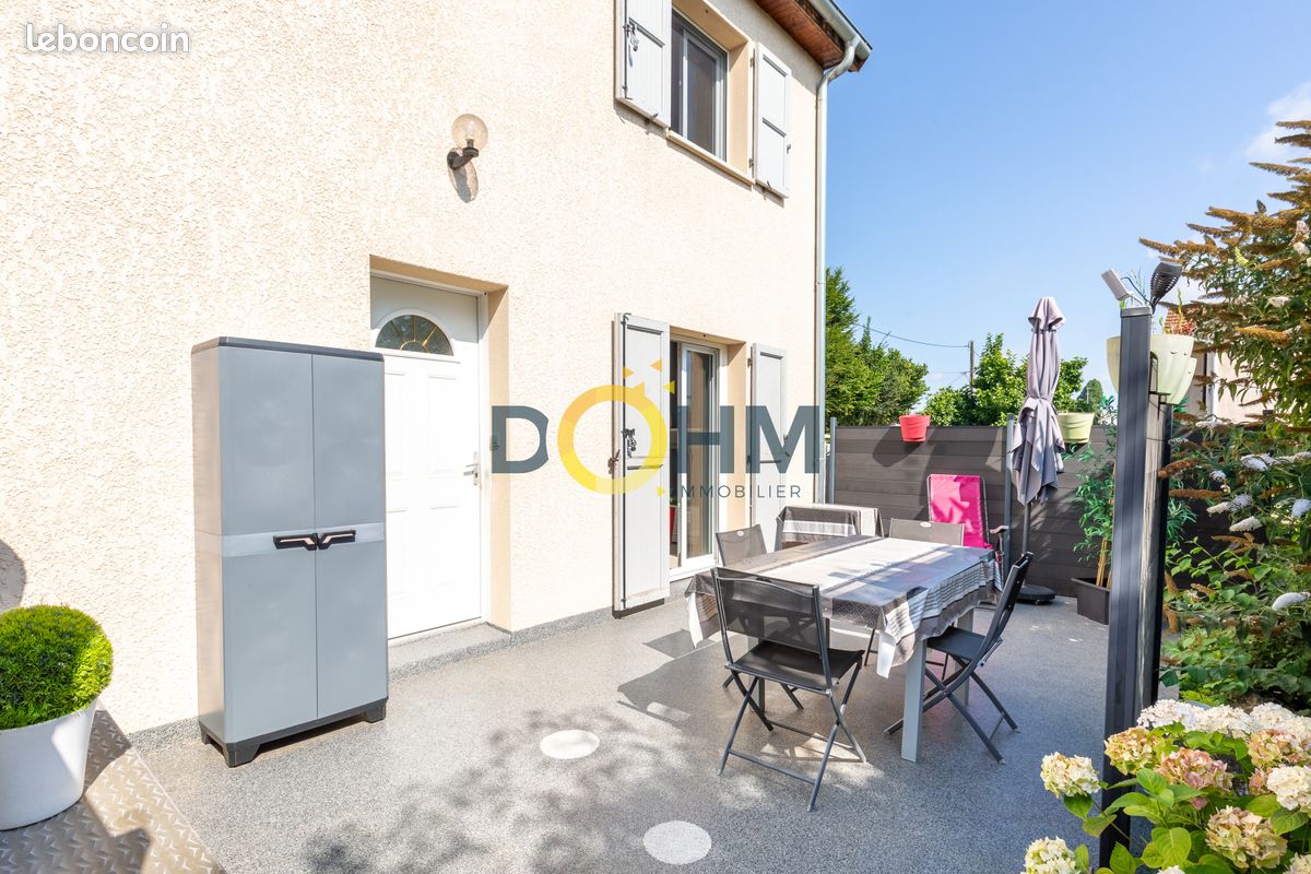 Maison 4 pièces 85 m² · à Saint-André-le-Gaz · 85 m² · 1 000 €/mois