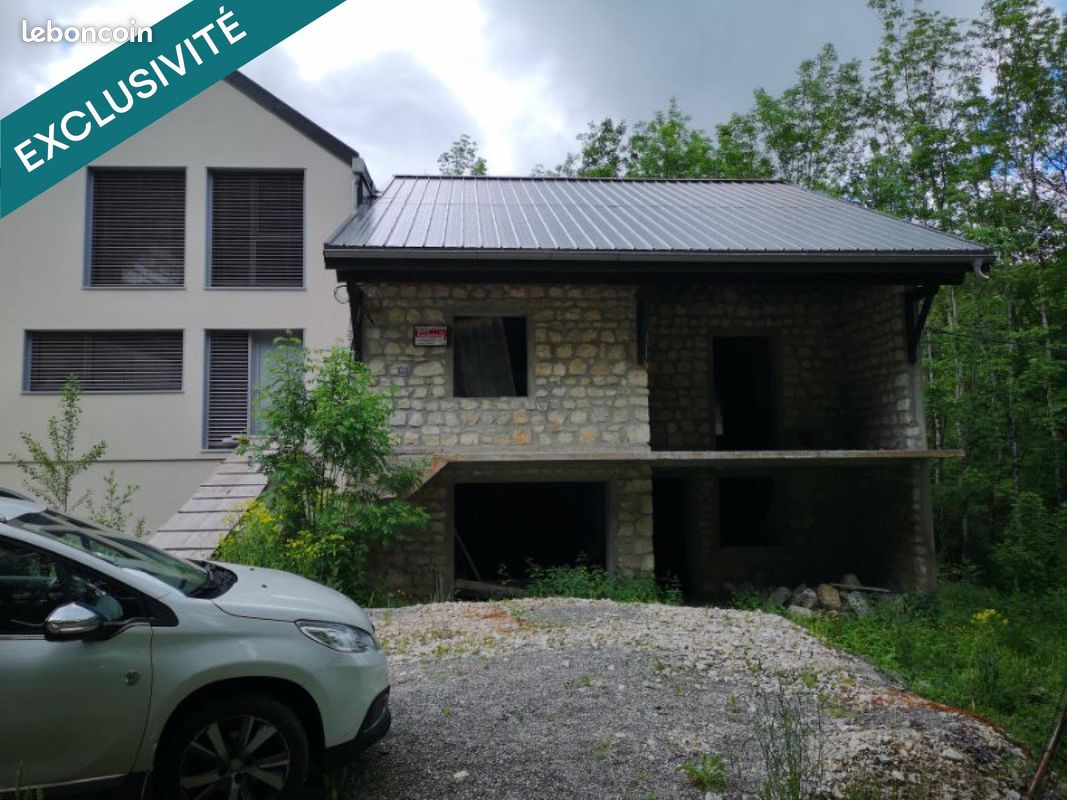Maison 2 pièces 160 m² · à Chézery-Forens · 160 m² · 118 000 €