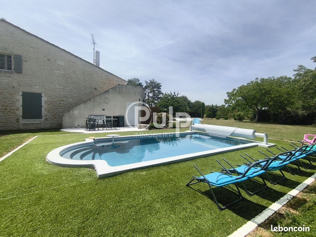 Maison 12 pièces 350 m² · à Le Gua · 350 m² · 1 155 000 €