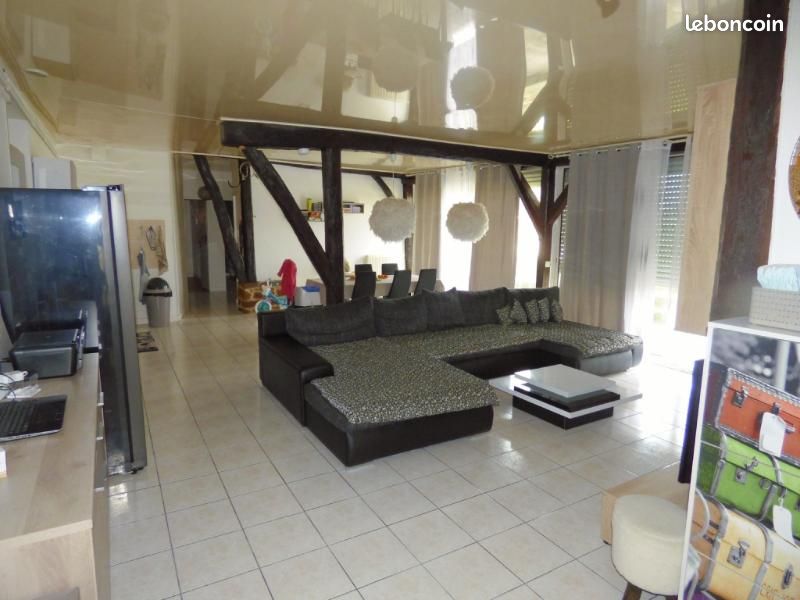 Appartement 4 pièces 92 m² · à Bâgé-Dommartin · 92 m² · 850 €