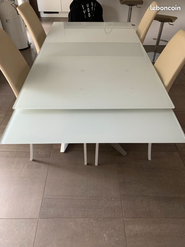 Table en verre (image 4)