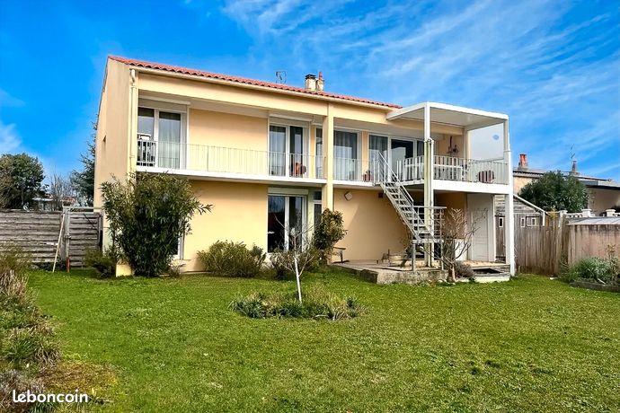 Maison 9 pièces 180 m²