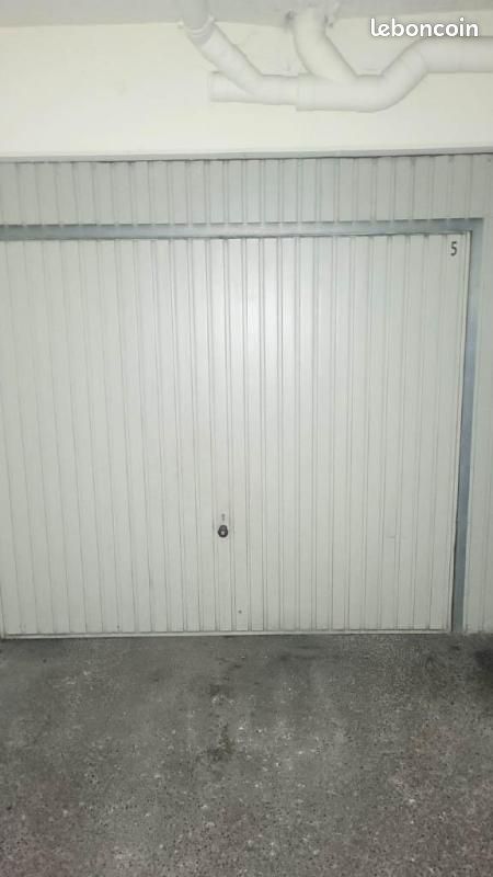 Parking 11 m² · à Besançon · 11 m² · 77 €/mois
