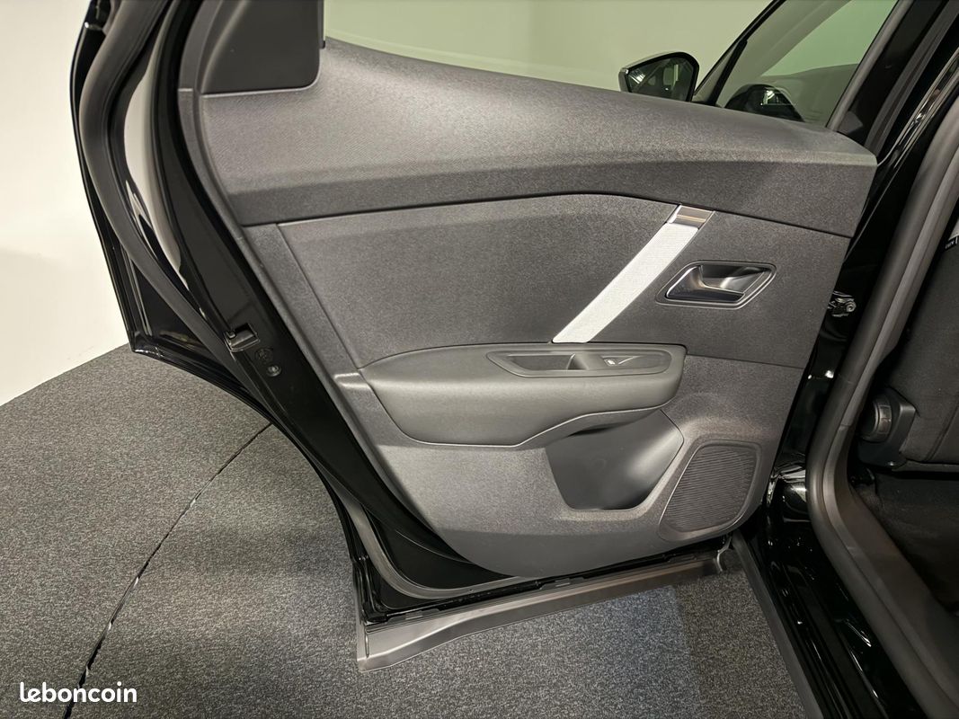 CITROEN C4 III (2) 1.2 HYBRIDE 145 MAX e-DCS6 PACK HIVER TOIT OUVRANT (image 30)
