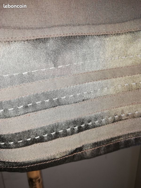Robe élégante, fluide et légère, de la marque Vero Moda, taille 38/40 (image 2)