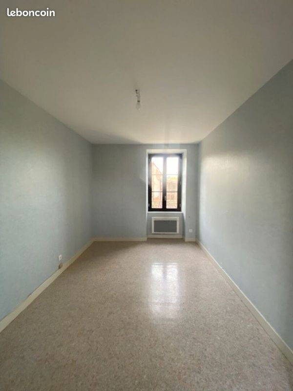 Appartement 2 pièces 46 m² · à La Pacaudière · 46 m² · 347 €/mois