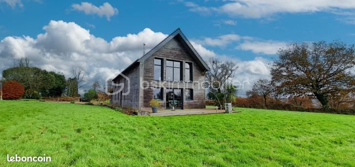Maison 8 pièces 168 m² · à Poullaouen · 168 m² · 294 000 €