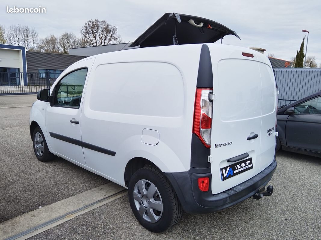 PRIX 7 900 HT RENAULT KANGOO 1.5 DCI 90 CV GRAND CONFORT AVEC GIRAFON et ATTELAGE GARANTIE / REVISER reprise possible de votre ancien véhicule (image 3)