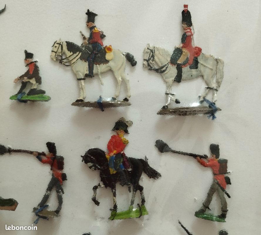 vitrine de soldats de plomb et figurine à Paris. Boutique Au plat d'étain - Picture of Au Plat D'étain, Paris